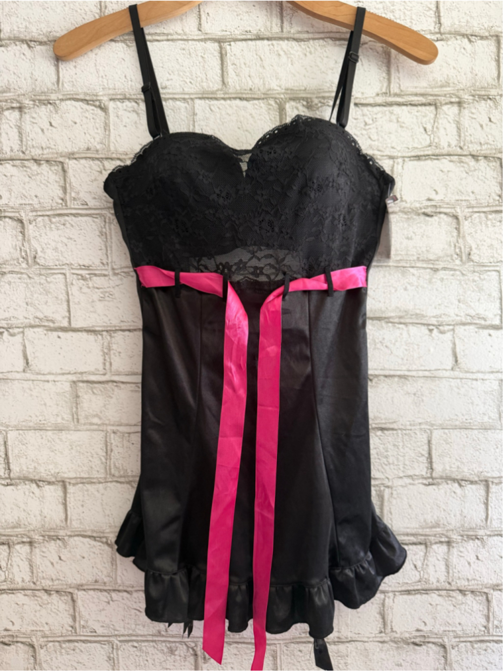 NWT Native Intimates Lingerie size 36B Black and Pink attached bra